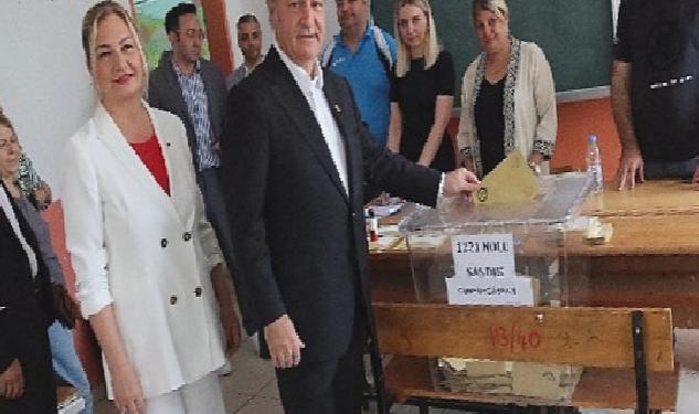 Bornova Belediye Başkanı Dr. Mustafa İduğ oy kullandı