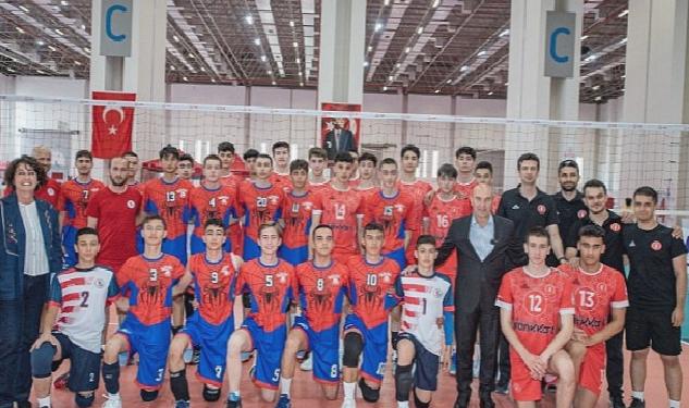 Voleybol Altyapılar Türkiye Şampiyonası İzmir’de sürüyor Başkan Soyer: Her yıl ev sahipliği yapabiliriz