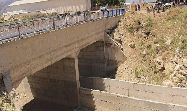 Antalya Büyükşehir Belediyesi Yakaçiftlik’e sulama amaçlı bürz temin etti