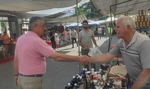 Başkan Topaloğlu’ndan pazar esnafına ziyaret