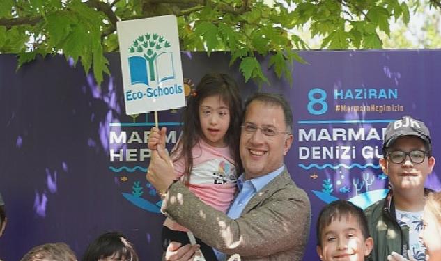 Beylikdüzü Belediyesi, 8 Haziran Marmara Denizi Günü kapsamında Gürpınar sahilinde kıyı temizliği gerçekleştirdi