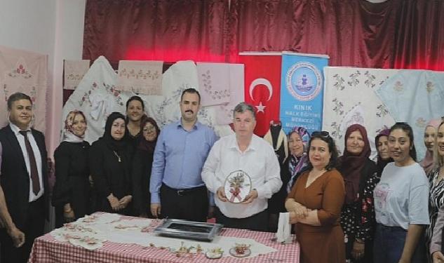 Kınık’ta Halk Eğitim Kursları Sergisi Ve Kermes Düzenlendi