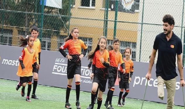 Mastercard ve UEFA Foundation for Children, futbol sevincini deprem bölgesindeki çocuklara geri vermek için güçlerini birleştiriyor