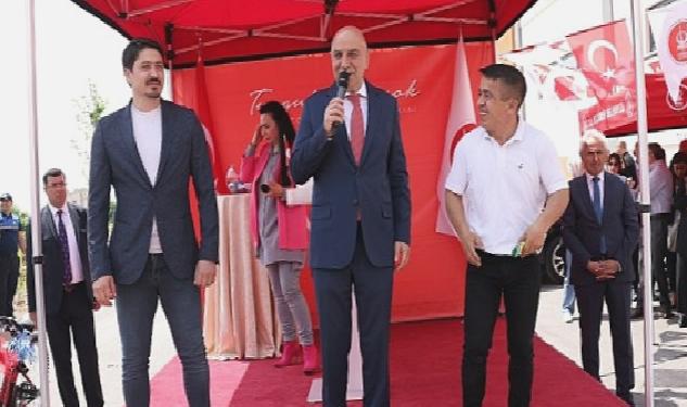 Naim Süleymanoğlu Kapalı Spor Salonu Hizmete Açıldı