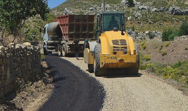 Antalya Büyükşehir Belediyesi Günnercik yayla yolunu asfaltlıyor