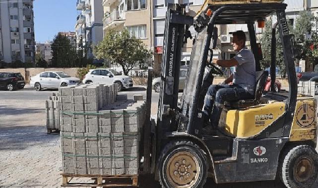 Belediye şantiyesi fabrika gibi üretiyor, Karşıyaka güzelleşiyor