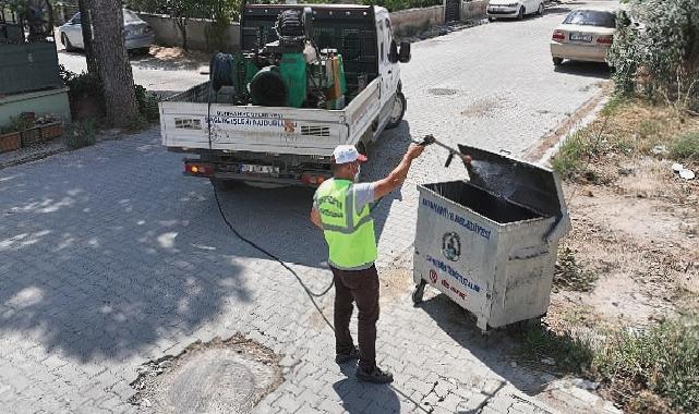 Burhaniye Belediyesi Sağlık İşleri Müdürlüğü ekipleri 12 Kişi ve 5 araç ile yılın 12 ayı yaptığı ilaçlama çalışmalarına yaz sezonunda hız kazandırdı.