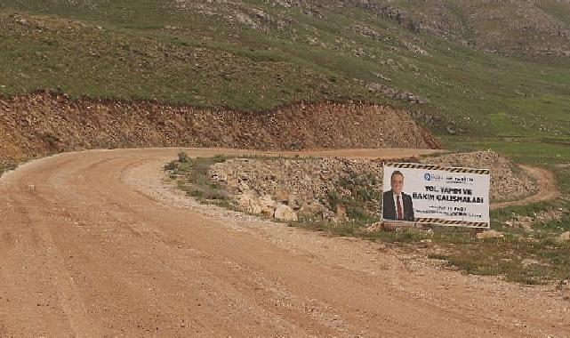 Büyükşehir’den Elmalı’da yol çalışması