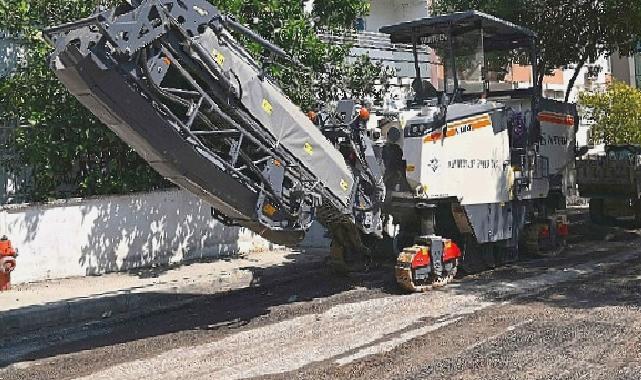 Karabağlar’da asfaltlama çalışmaları sıcak dinlemiyor