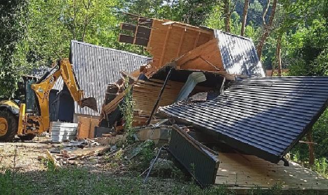 Kartepe’de Kaçak bungalov yapılar yıkıldı 