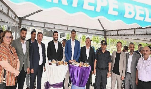 Kartepeliler kent meydanında bayramlaştı