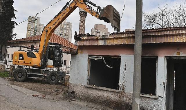 Tarihi bölge metruk binalardan temizlendi