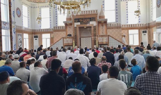 Alikahya’da cami cemaatinden Başkan’a teşekkür