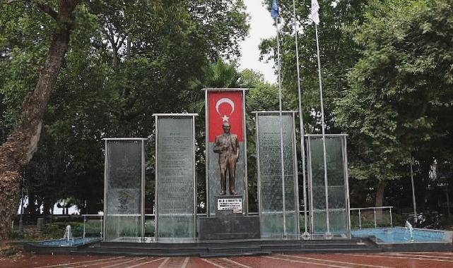 Atatürk heykelinin bakımı tamamlandı