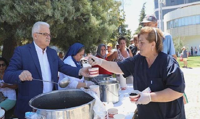 Burhaniye Belediyesi’nden Geleneksel Aşure Hayrı