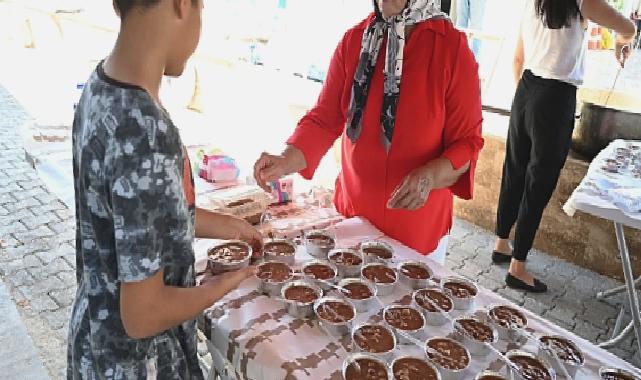 Çamyuva’da vatandaşlara aşure ikramı