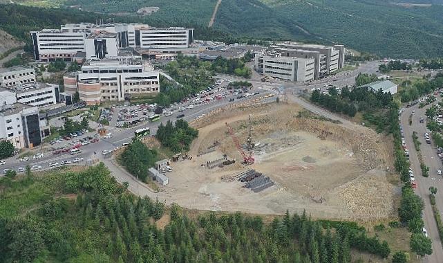 KOÜ Umuttepe Cami ve otoparkı devam ediyor