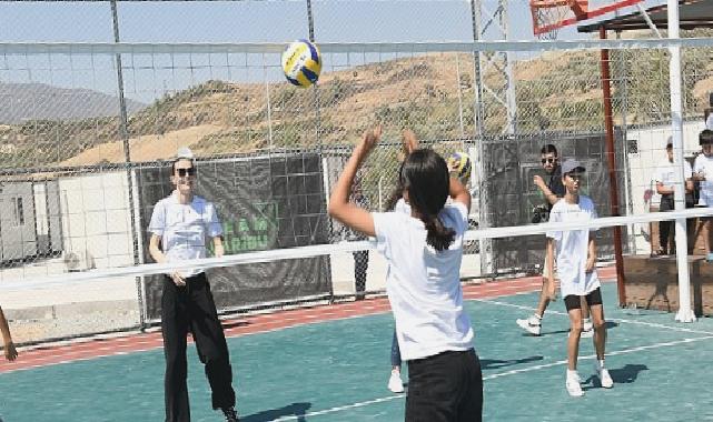 Team Paribu ve İhtiyaç Haritası, Hatay’da 400 çocuk ve gencin faydalanacağı spor alanı inşa etti