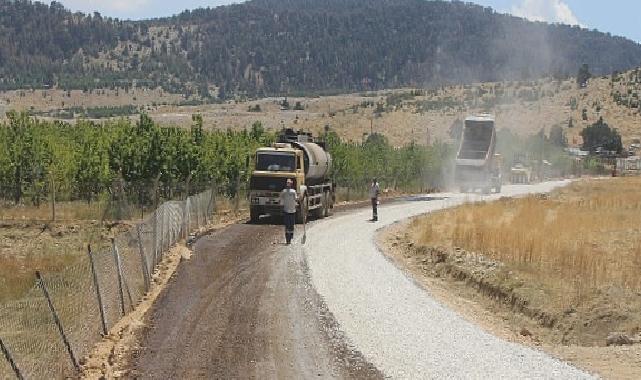 Finike Ördübek yayla yolunda asfalt çalışması