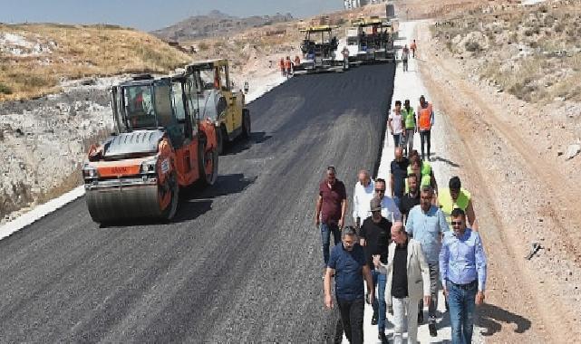 Selçuklu Belediye Başkanı Ahmet Pekyatırmacı, yıl içinde 150 bin ton sıcak asfalt dökeceklerini söyledi