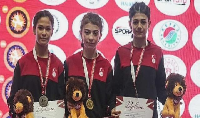 Nevşehir Belediyesi Gençlik ve Spor Kulübü güreşçisi Liva Nur Çelik 3.’ncü olarak gümüş madalya kazandı