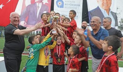 23 Nisan Futbol Turnuvası heyecan kattı