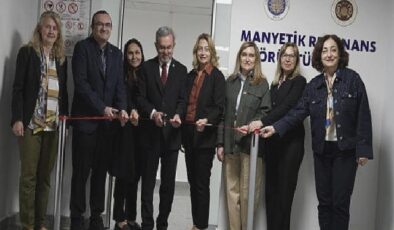 Ankara Üniversitesi Diş Hekimliği Fakültesi Hastanesinde, dünyada diş hekimliği fakültesi bünyesinde kurulan ilk MR ünitesi ile özel gereksinimli bireylere diş tedavisi hizmetinin verileceği sedasyon ünitesi açıldı