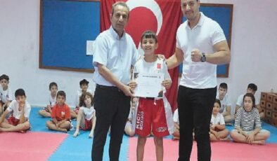 Kemer Belediyesi Kick Boks sporcuları kuşak atladı