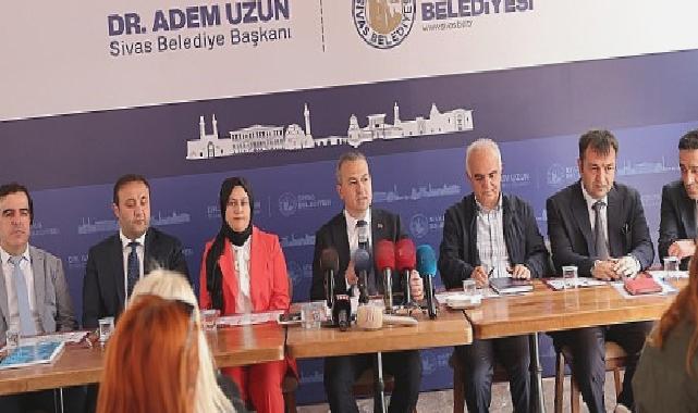 Sivas Belediye Başkanı Dr. Adem Uzun, kentte görev yapan basın mensuplarıyla bir araya geldi